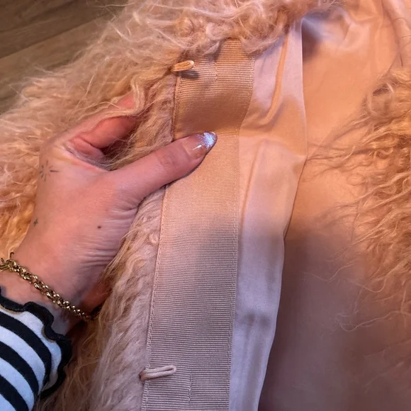 Pink shag, faux fur coat with clasps - Picture 3 of 7